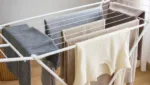 Wollkleidung richtig aufhängen und trocknen